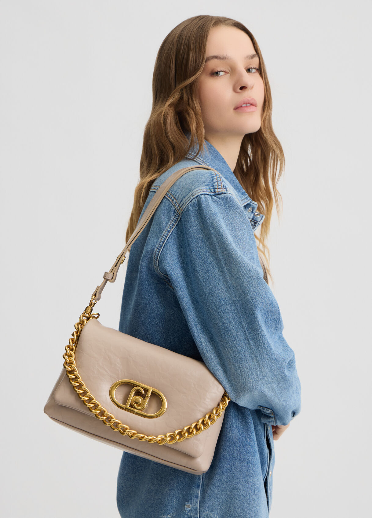 Orta boy siyah LaPuffy çanta iç detay görünümü