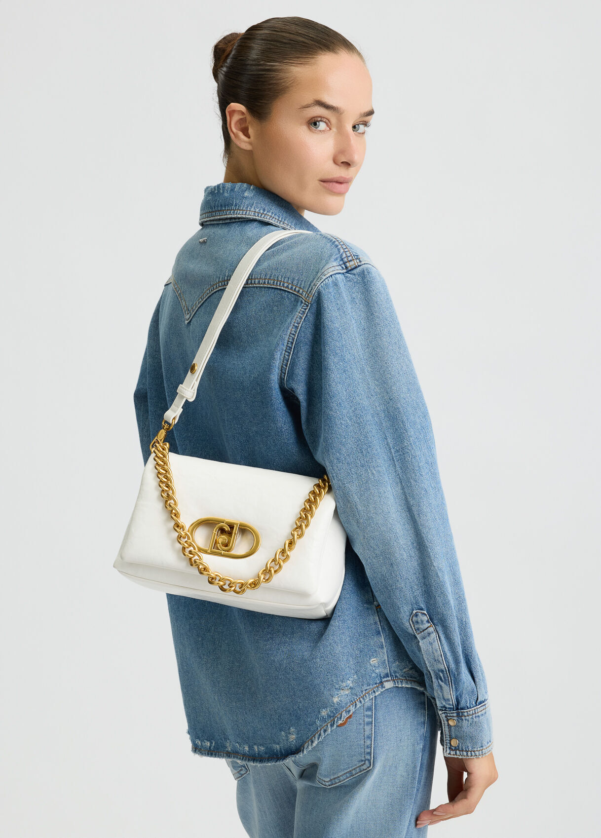 Orta boy beyaz LaPuffy çanta iç detay görünümü